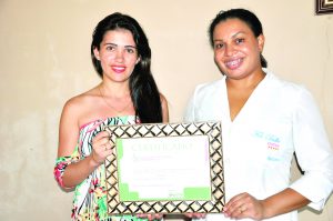 A Fik Bela chegou recentemente a Piranhas, mas já conquistou o público. Ela foi eleita clínica de estética facial e corporal destaque. A proprietária Rosinalva Silva recebeu o certificado.