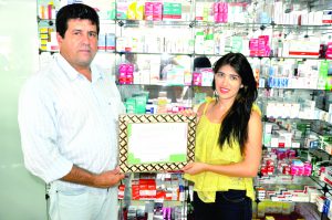 Na categoria farmácia e laboratório, a Farmácia Biofarma e o Laboratório Laborclim foram destaques do ano. O certificado foi entregue ao proprietário Eldinatal Pereira Dutra.